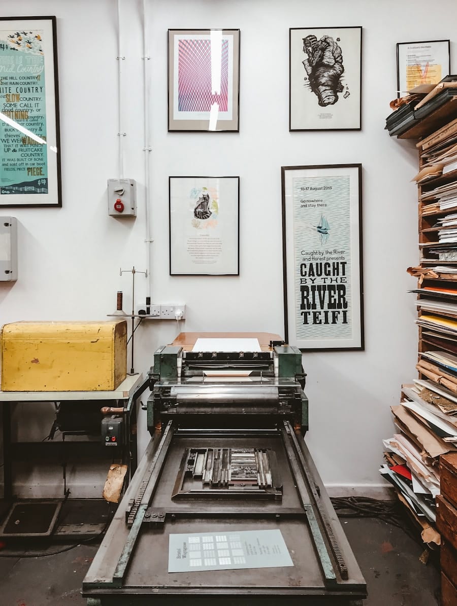 Photo "print marketing ROI for small businesses"